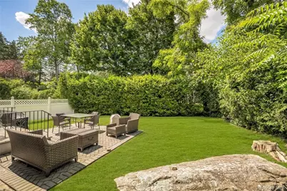 696 Ridgeway, White Plains, NY 10605 - Photo 32