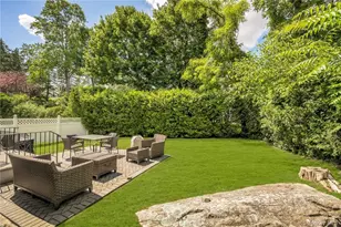 696 Ridgeway, White Plains, NY 10605 - Photo 32