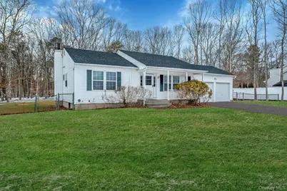 14 Wiltshire Court, Center Moriches, NY 11934 - Photo 20