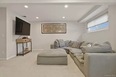 3984 Arthur Avenue N, Seaford, NY 11783 - Photo 18