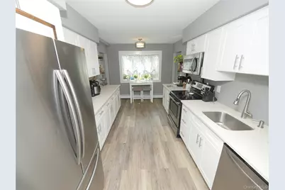 28 Block Boulevard, Port Jefferson Station, NY 11776 - Photo 4