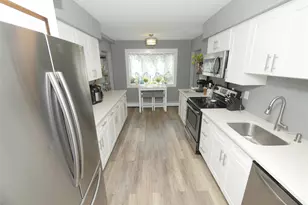 28 Block Blvd, Port Jefferson Station, NY 11776 - Photo 4