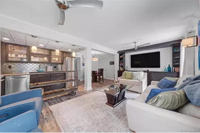 32 Hurlihe Street #Apt. A, Poughkeepsie, NY 12601 - Photo 6