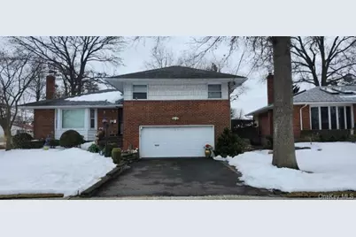 25 Pinetree Road, Westbury, NY 11590 - Photo 2