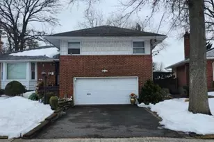 25 Pinetree Rd, Westbury, NY 11590 - Photo 2