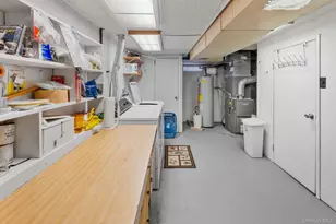 37 Grist Mill Ln, Huntington, NY 11743 - Photo 16