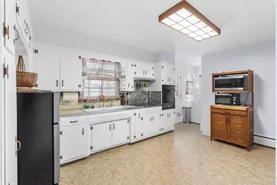 75 Beechwood Avenue, Poughkeepsie, NY 12603 - Photo 8