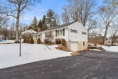 75 Beechwood Avenue, Poughkeepsie, NY 12603 - Photo 2