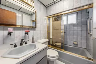 738 Sprague Ave, Franklin Square, NY 11010 - Photo 10