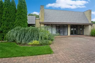 201 Bentley Ct E, Saint James, NY 11780 - Photo 24