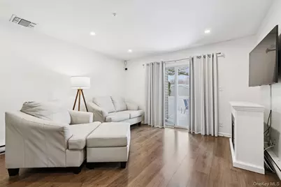 201 Bentley Court E, Saint James, NY 11780 - Photo 4