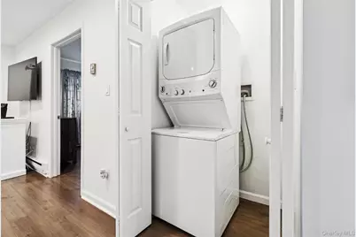 201 Bentley Court E, Saint James, NY 11780 - Photo 16