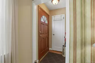 348 Carnation Ave, Floral Park, NY 11001 - Photo 4