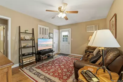 348 Carnation Avenue, Floral Park, NY 11001 - Photo 8