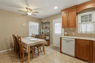 348 Carnation Ave, Floral Park, NY 11001 - Photo 10