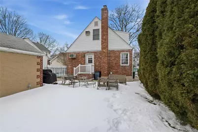 348 Carnation Avenue, Floral Park, NY 11001 - Photo 22