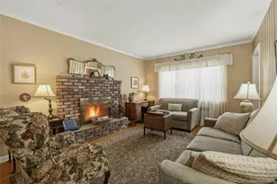 348 Carnation Ave, Floral Park, NY 11001 - Photo 6