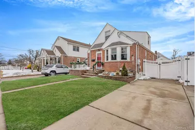 131 Grange Street, Franklin Square, NY 11010 - Photo 2