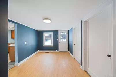 1049 Woodcrest Avenue, Riverhead, NY 11901 - Photo 6