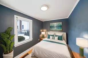 1049 Woodcrest Ave, Riverhead, NY 11901 - Photo 16