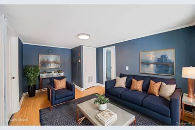 1049 Woodcrest Avenue, Riverhead, NY 11901 - Photo 4