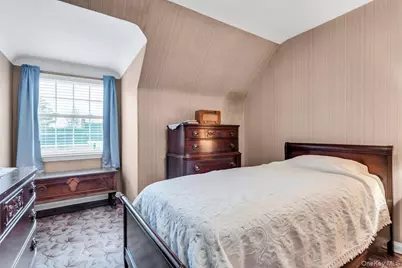 409 Titus Way, East Williston, NY 11596 - Photo 30