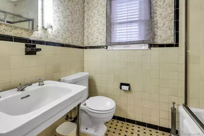 409 Titus Way, East Williston, NY 11596 - Photo 34