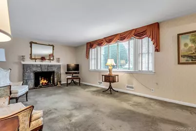 409 Titus Way, East Williston, NY 11596 - Photo 8