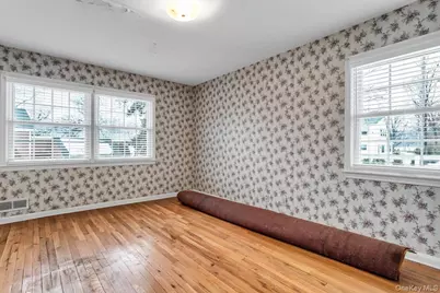 409 Titus Way, East Williston, NY 11596 - Photo 32