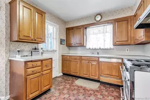 409 Titus Way, East Williston, NY 11596 - Photo 12