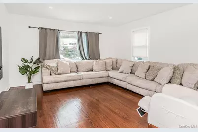 2096 Central Park Avenue, Yonkers, NY 10710 - Photo 2