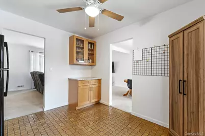 219 Old Mamaroneck Road, White Plains, NY 10605 - Photo 10