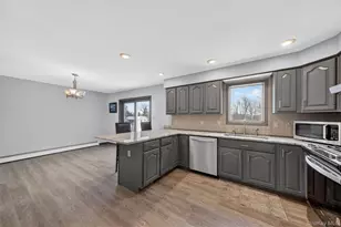 16 Darlene Dr, Poughkeepsie, NY 12601 - Photo 10