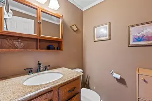 40 Mercury Ave, Patchogue, NY 11772 - Photo 8