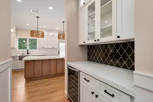 3356 Carrollton Ave, Wantagh, NY 11793 - Photo 8