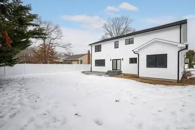 3356 Carrollton Avenue, Wantagh, NY 11793 - Photo 40