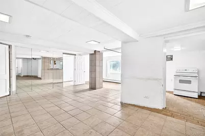 24 Old Knollwood Road, White Plains, NY 10607 - Photo 36