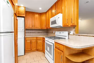 22455 Kingsbury Avenue #B, Oakland Gardens, NY 11364 - Photo 4