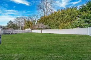 9 Allegheny Dr E, Farmingville, NY 11738 - Photo 28