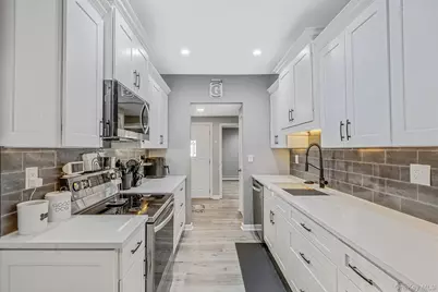 9 Allegheny Drive E, Farmingville, NY 11738 - Photo 14