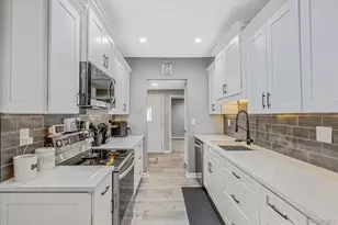 9 Allegheny Dr E, Farmingville, NY 11738 - Photo 14