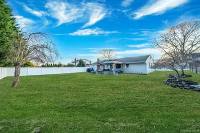 9 Allegheny Drive E, Farmingville, NY 11738 - Photo 30