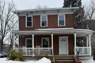 7 Mulberry St, Middletown, NY 10940 - Photo 2