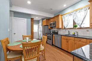 23 Thompson Pl, Lynbrook, NY 11563 - Photo 8