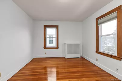 23 Thompson Place, Lynbrook, NY 11563 - Photo 16