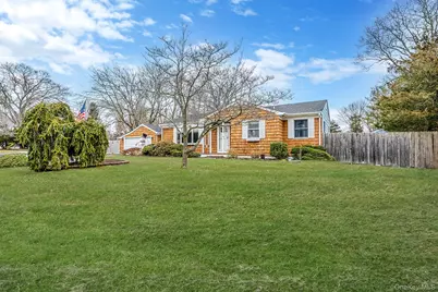 9 Barnes Road, Manorville, NY 11949 - Photo 4