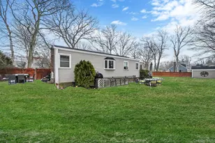 100 Parkside Ave, Miller Place, NY 11764 - Photo 32