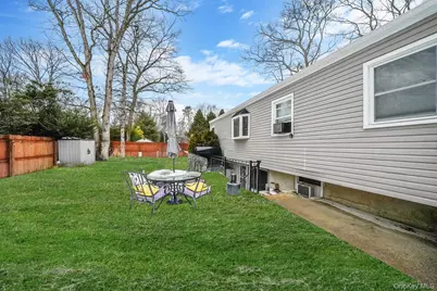 100 Parkside Avenue, Miller Place, NY 11764 - Photo 34
