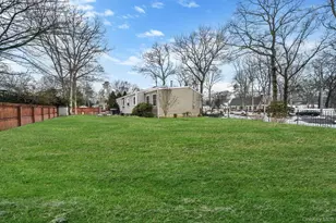 100 Parkside Ave, Miller Place, NY 11764 - Photo 28