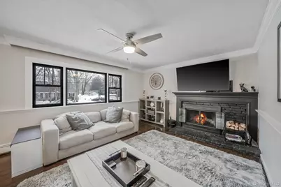 100 Parkside Avenue, Miller Place, NY 11764 - Photo 8